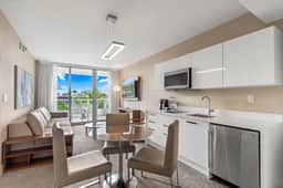Boutique Hotel- Rooftop Pool -BNR Vacation Rentals