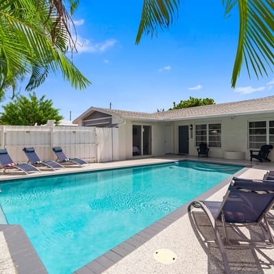 2 Full Homes! Managed by BNR Vacation Rentals