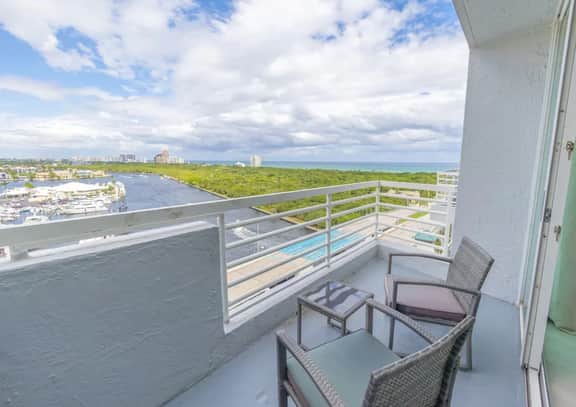 NEW! Penthouse Waterfront with Oceanview Renovated