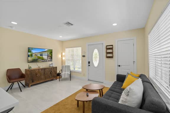 Home w Guest House Managed by BNR Vacation Rentals