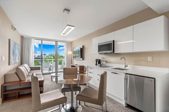 Boutique Hotel- Rooftop Pool -BNR Vacation Rentals
