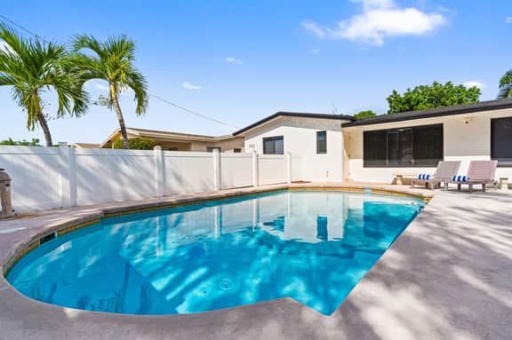 Modern Pool Home!  Managed by BNR Vacation Rentals