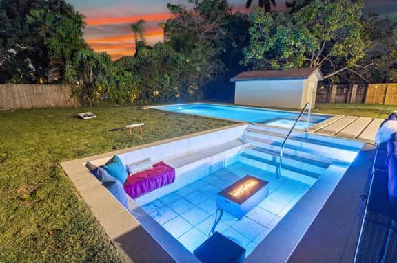 Heated Pool!  Spa!  Firepit!  BNR Vacation Rentals