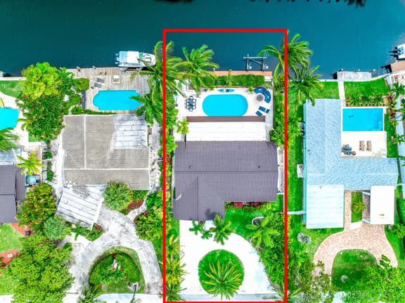 Brand New Waterfront Home! BNR Vacation Rentals