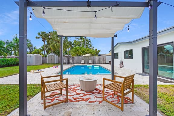 Pool, HotTub & BBQ Managed by BNR Vacation Rentals